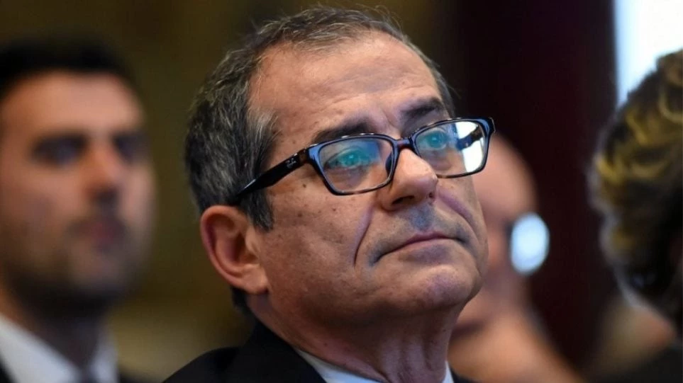 Ο Ιταλός υπουργός Οικονομικών απαντά στον Γιούνκερ: «Δεν θα υπάρξει κανένα τέλος του ευρώ»